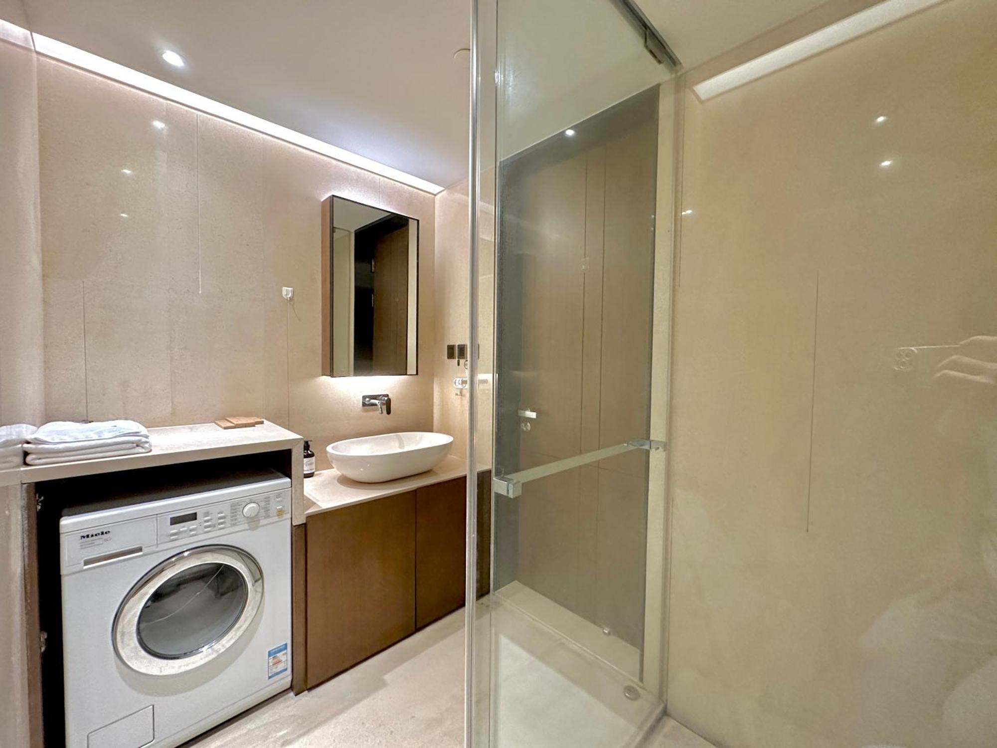 Zhome-Luxury Three-Bedroom Suite-Near The Bund Шанхай Экстерьер фото